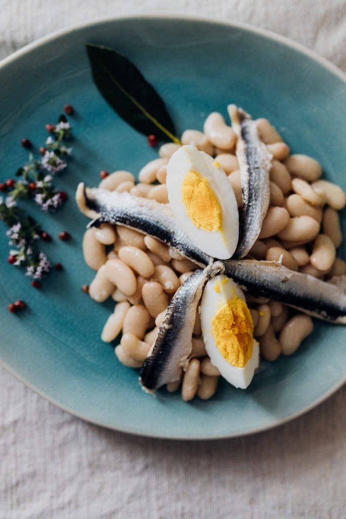 Plat de Haricots-Maïs du Béarn avec œufs et anchois