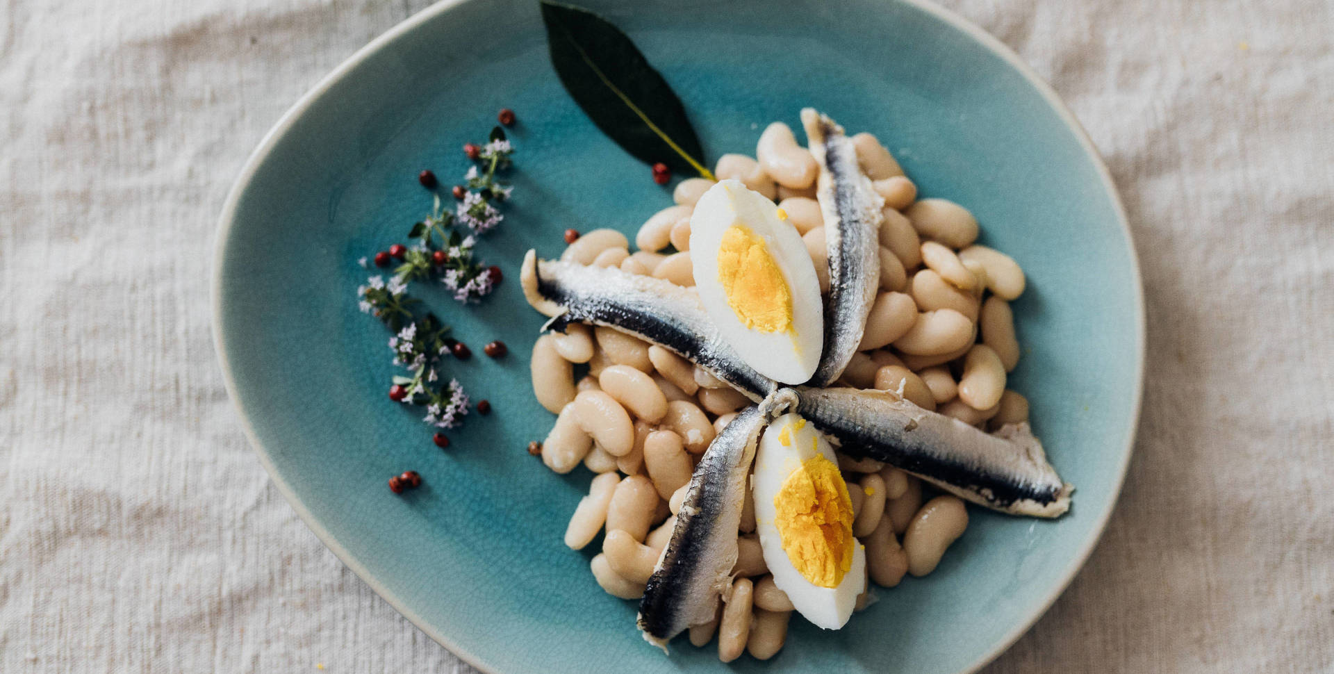 Plat de Haricots-Maïs du Béarn avec œufs et anchois